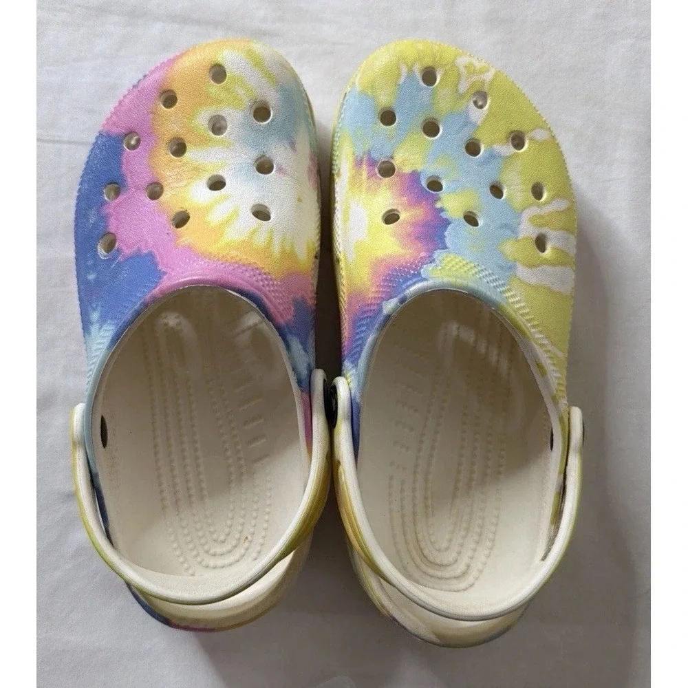 Crocs Unisex Classic Tie Dye Graphic Clog  Kids 3 Shoe